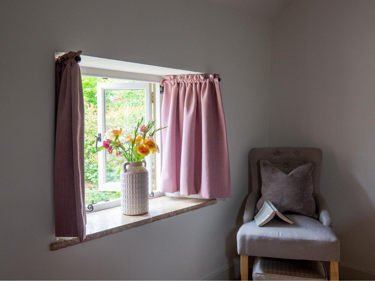 Climbing Rose Cottage - Dog Friendly - Peaceful Cotswold Cottage Adlestrop Exterior photo
